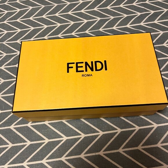 NIB Fendi 52MM Square Acetate Sunglasses Dark Havana Smoke - Picture 8 of 9